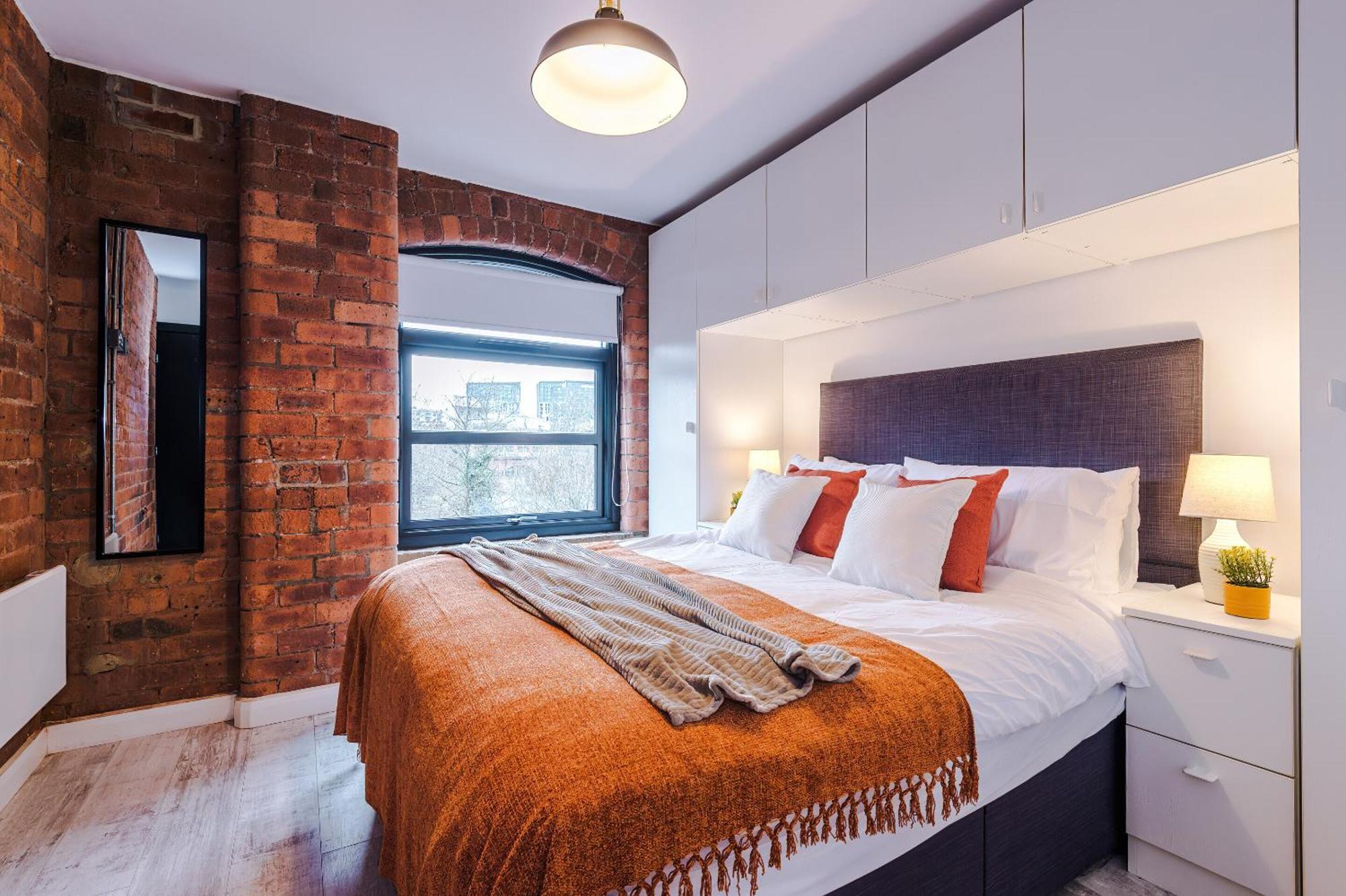 Luxury 2 King Beds In Centre