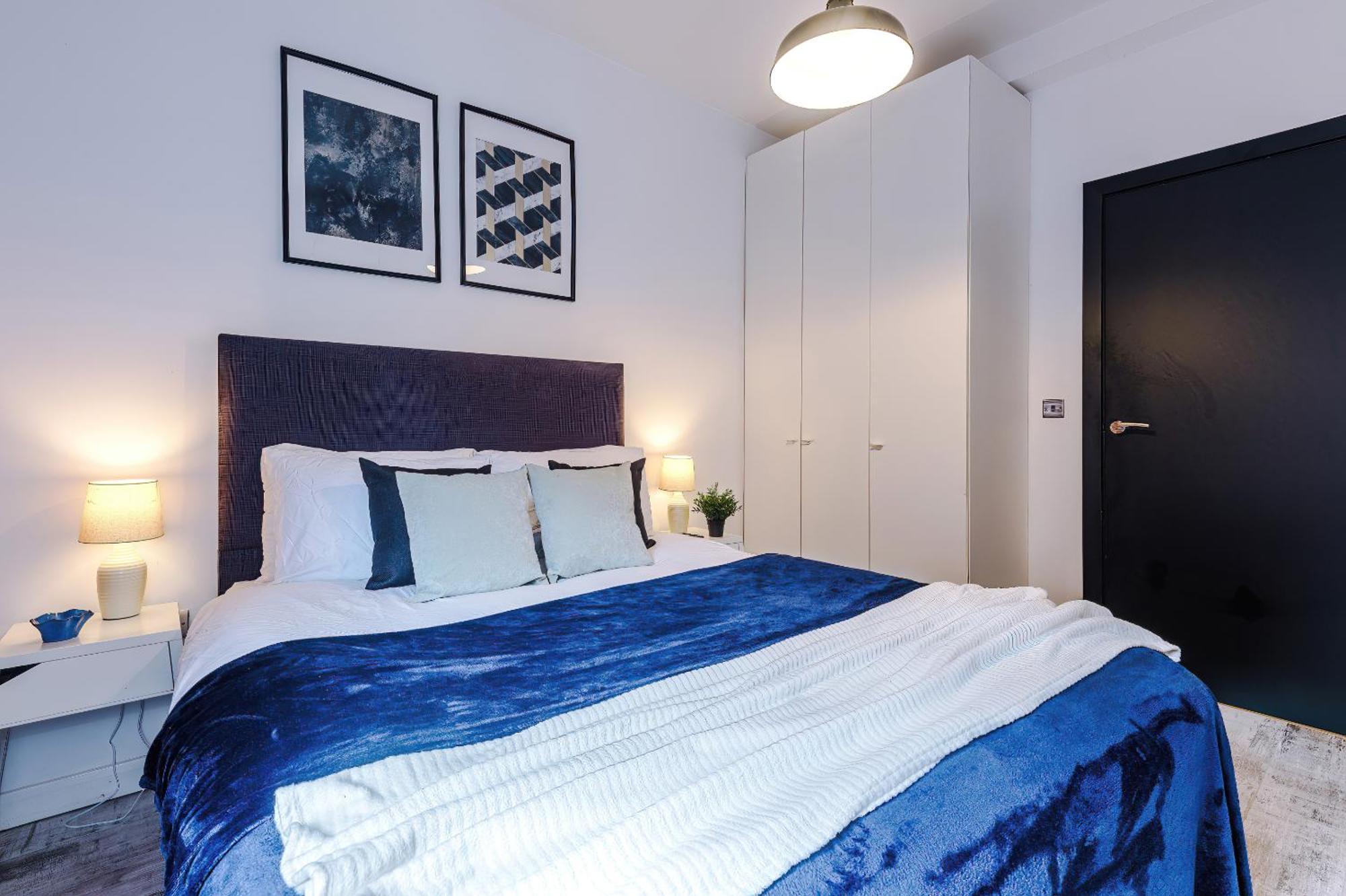 Luxury 2 King Beds In Centre Apartment